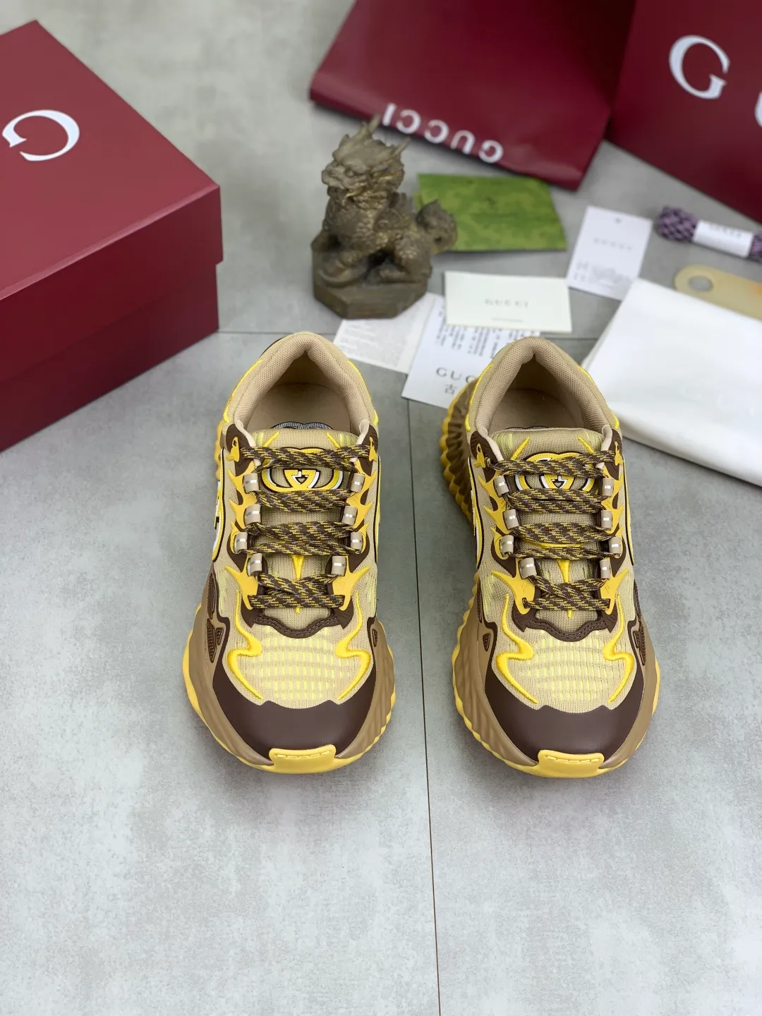 Men's shoes 💰P800 New model 💰Latest model💎💎💎GUCCI Italian Gucci dad shoes Top version 🔜Original quality🔜Purchasing level After many years of accumulation of dad shoes, it took more than 3 months of research and development to disassemble the original version, and finally it is available! The goods are worth looking forward to! 👫 style for couples 🔜Versatile in all seasons🔜 Fashion🔜 Personality 🔜Distinctive Outsole: The latest original developed TPU Upper: Imported original material🐮 Lining: Original A-grade mixed sheepskin🐮 Foot pads: Original A-grade imported cowhide 💯Counter genuine full set of packaging Midsole Latex pad with LOGO, Lasting, oil edge, air pressure coding process, support NFC anti-counterfeiting chip detection! Size: women’s code 35-40, men’s code 39-44 (women’s 34 41, men’s 38 45 46 customized)